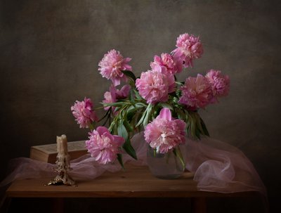 Pinke Pfingstrose Stillleben von Alina Lankina