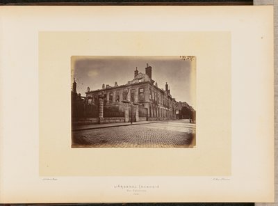Das brennende Arsenal. Außenansicht. von Alphonse J. Liébert