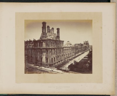 Palais des Tuileries in Brand. Gesamtansicht. von Alphonse J. Liébert