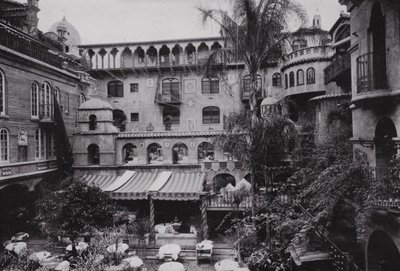 Kalifornien: Riverside, Patio Dining Room des Glenwood Mission Inn von American Photographer (after)