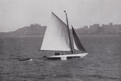 Kalifornien: San Francisco Bay, mit Silhouette von Telegraph Hill und Russian Hill im Hintergrund von American Photographer (after)