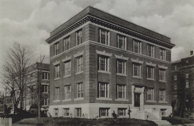 Harvard University: Wolcott Gibbs Memorial Laboratory, T Jefferson Coolidge Chemical Laboratory von American Photographer (after)