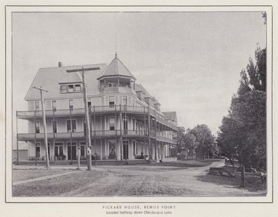 Jamestown, NY: Pickard House, Bemus Point (s/w Foto) von American Photographer (after)