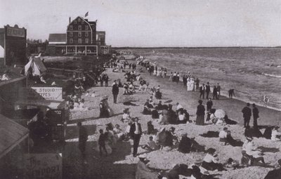 Old Orchard Beach, Maine: Am Strand (s/w Foto) von American Photographer (after)