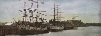 Oregon: Segelschiffe vor Anker im Hafen von Portland (Foto) von American Photographer (after)