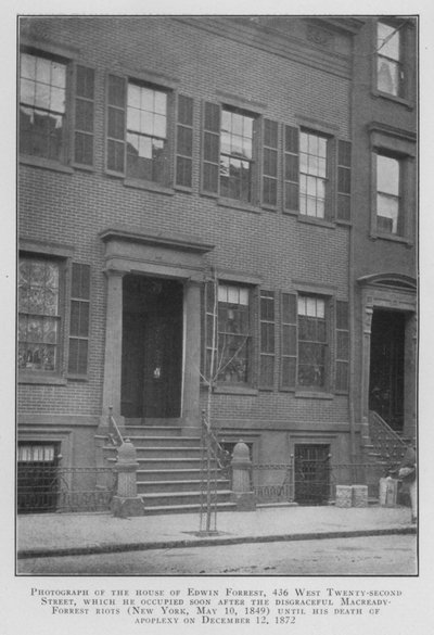 Fotografie des Hauses von Edwin Forrest, 436 West Zweiundzwanzigste Straße, das er kurz nach den schändlichen Macready-Forrest-Unruhen bewohnte (New York) von American Photographer (after)