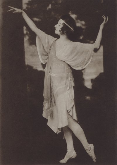 Pavlova im Ballett aus der Oper "Orpheus und Eurydike" von American Photographer