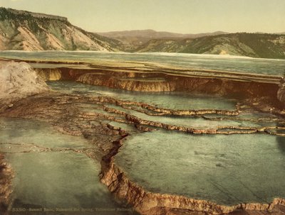 Summit Basin, Mammoth Hot Spring, Yellowstone Nationalpark, ca. 1898 von American Photographer