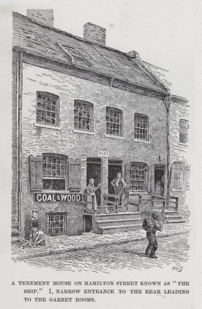 Ein Mietshaus in der Hamilton Street, bekannt als "Das Schiff," 1, Schmaler Eingang zum Hinterhaus führend zu den Dachzimmern von American School