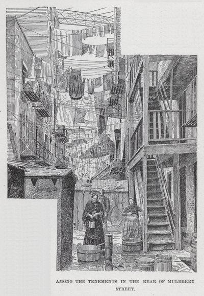Unter den Mietshäusern hinter der Mulberry Street von American School
