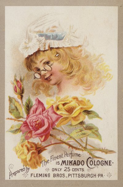 Mädchen mit Mop-Hut und Brille von American School