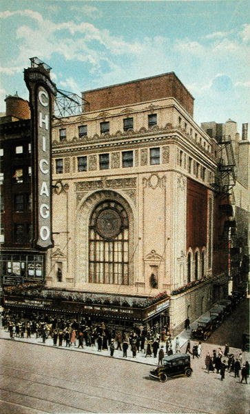 Postkarte, die das Chicago Theatre zeigt, ca. 1930 von American School