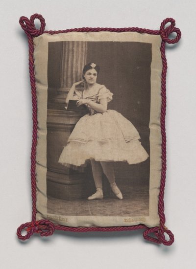 Balletttänzerin, ca. 1865 (Foto) von Andre Adolphe Eugene Disderi