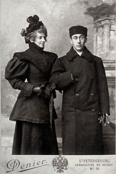Zinaida Gippius, russische Dichterin, mit Kunsthistoriker Akim Volynsky, ca. 1890-1894 von Andrei Deniere