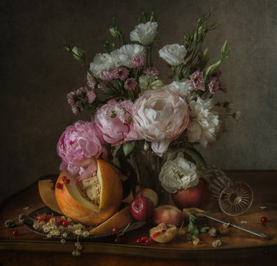 Elegantes Blumen-Stillleben von Anna Petina
