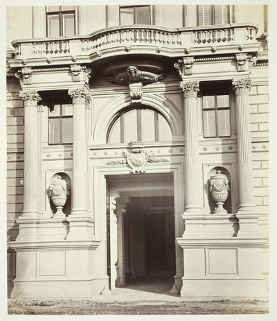 Albrechtsgasse Nr. 3, Portal am Wohnhaus des Friedrich Ritter von Schey von Anonymous