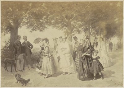 Fotoreproduktion eines Gemäldes von flanierenden Frauen und Männern in einem Park von Anonymous