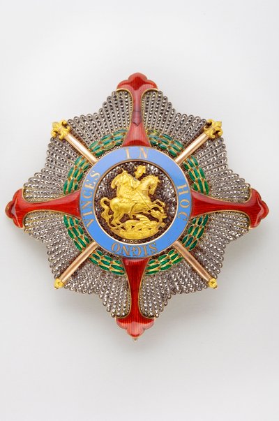 Königreich beider Sizilien - Königshaus der beiden Sizilien: Platte des Ordens des Heiligen Georg der Wiedervereinigung - Modell für den Großmeister - Anfang des 19. Jahrhunderts - Gold, Silber, Markasit und Emaille - Privatbesitz von Anonymous Anonymous