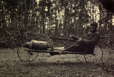 Fotografie aus einem persönlichen Album eines Infanterieleutnants während der ersten Monate des Ersten Weltkriegs (1., Iere von Anonymous Anonymous