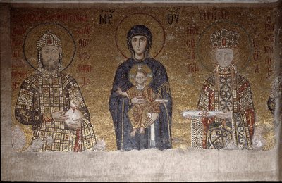 Die Jungfrau zwischen Johannes II. Komnenos und seiner Frau Irene von Ungarn (Mosaik, 6. Jahrhundert) von Anthemius of and Miletus Isidore of Tralles