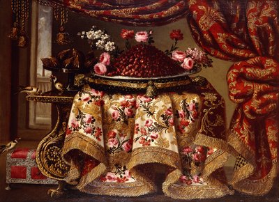 Ein Teller Erdbeeren mit Blumen auf einem Kissen und eine Tazza Feigen auf einem mit besticktem Tuch bedeckten Tisch, mit Vögeln und Truhe neben einem Vorhang und Fenster von Antonio Gianlisi