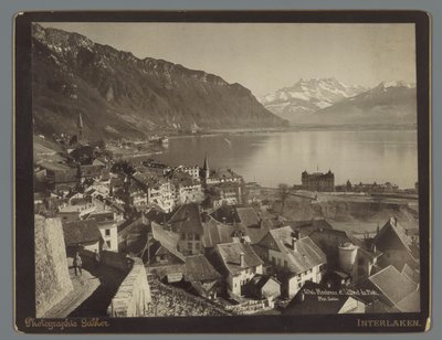Blick auf Montreux am Genfersee, in der Ferne die Dents du Midi von Arthur Gabler