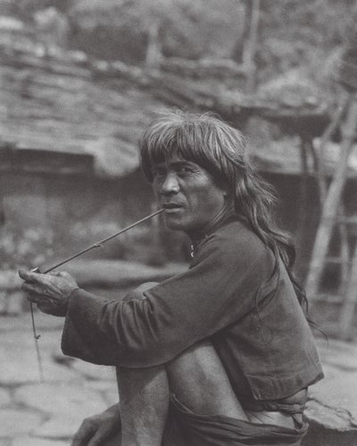 Japan: Häuptling des Paiwan-Stammes in Raisha von Axel von Graefe