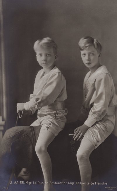 Der Herzog von Brabant, der Graf von Flandern, auf einem Spielzeugelefanten von Belgian Photographer