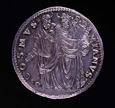 Rückseite einer Silbermünze mit SS Cosimo und Damien, geprägt 1532-1537 von Benvenuto Cellini