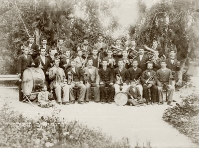 Die Orchestergruppe in Zichron Yaacov, ca. 1898-1900 von Bernard Edelstein