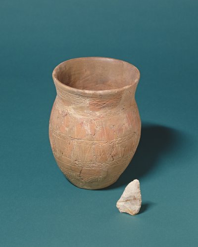 Becher, Topf und Feuersteinmesser, gefunden bei einer Bestattung in Barnwood, Gloucestershire, ca. 2000 v. Chr. von Bronze Age