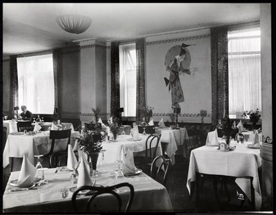 Ein Speisesaal im Hotel Majestic, 1916 oder 1917 von Byron Company