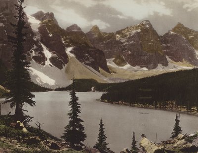 Moraine Lake und Valley of Ten Peaks von Byron Hill Harmon