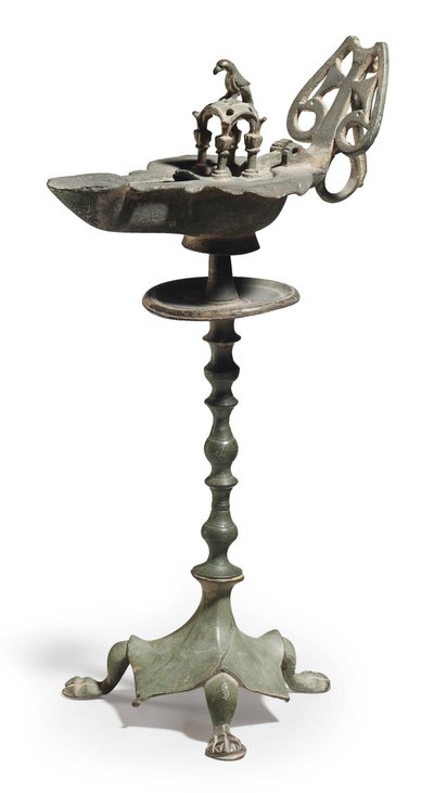 Eine byzantinische Bronze-Öllampe und Ständer, ca. 5.-6. Jahrhundert n. Chr. von Byzantine School