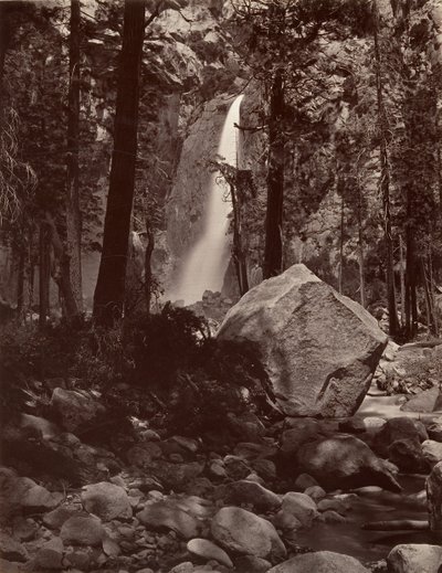Unterer Yosemite-Fall, 1.600 Fuß, ca. 1872, gedruckt ca. 1876 von Carleton E. Watkins.