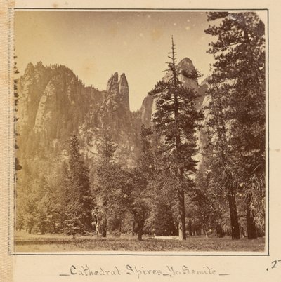 Kathedralenspitzen, 2200 Fuß von Carleton Watkins