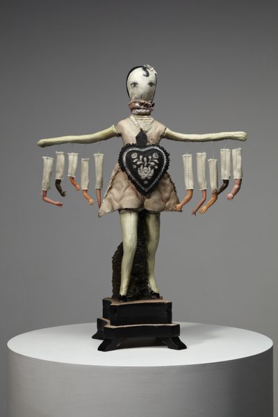 Schwarzes Herz, 2013 von Cathie Pilkington