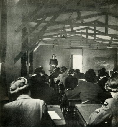 W.A.A.F. Offizier hält Vortrag, um 1943 von Cecil Beaton