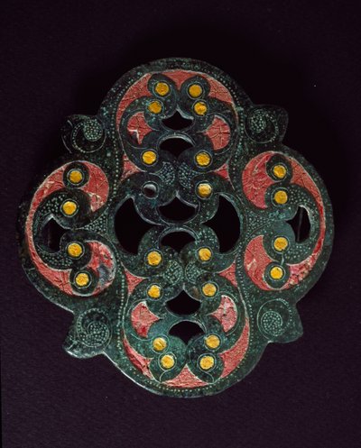 Keltische Kunst: durchbrochene Bronzeplatte mit Emailleeinlagen. 1. Jahrhundert n. Chr. Aus Paillard (Oise). Breteuil, archäologisches Museum von Celtic