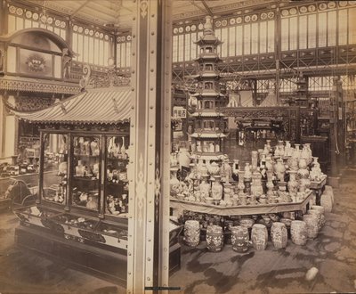 Ansicht des chinesischen Hofes, Hauptgebäude, Centennial Exhibition, Philadelphia von Centennial Photographic Co.