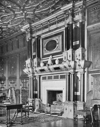 Ein Kamin im Langen Saal von Charles Latham