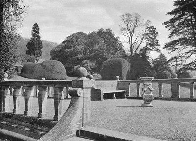 Hardwick House: Eine balustrierte Terrasse von Charles Latham