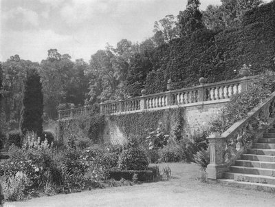 Eine Hälfte der Westterrasse von Charles Latham