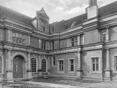 Südwest-Ecke im Innenhof von Charles Latham
