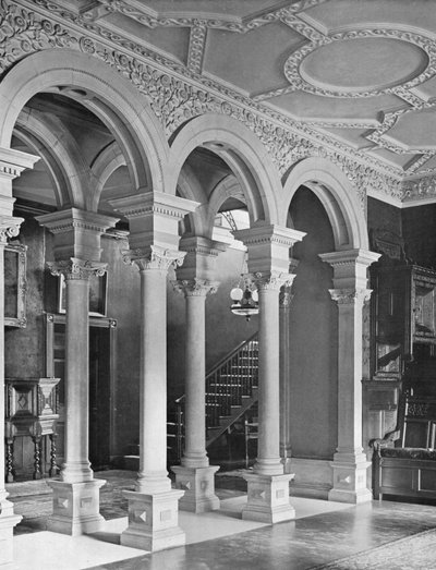 Steinarbeiten in der Halle von Charles Latham