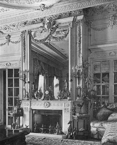 Der Salon, Nordende von Charles Latham