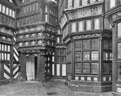 Die Veranda und das Hallenfenster von Charles Latham