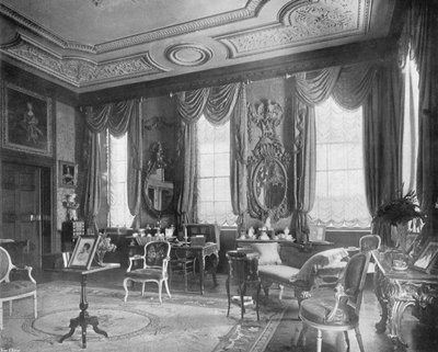 Der quadratische Salon von Charles Latham