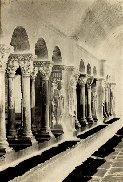 Innenraum des Kreuzgangs von St. Trophime, Arles von Charles Nègre