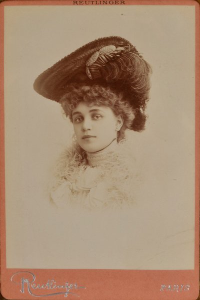 Elegante Frau mit Hut - Charles Reutlinger von Charles Reutlinger